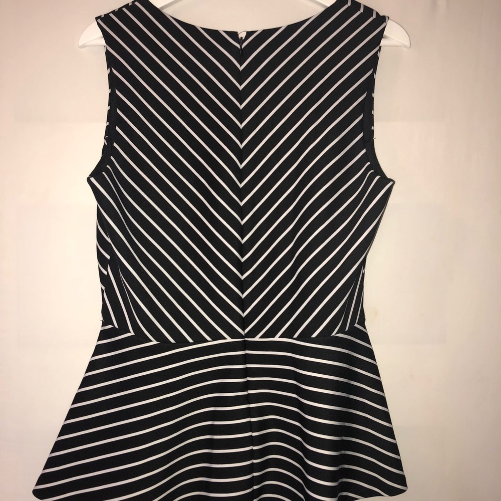 New York and Company sleeveless business shirt